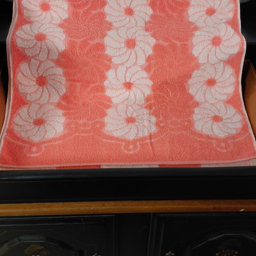Canon Coral and White Floral Bath Towel